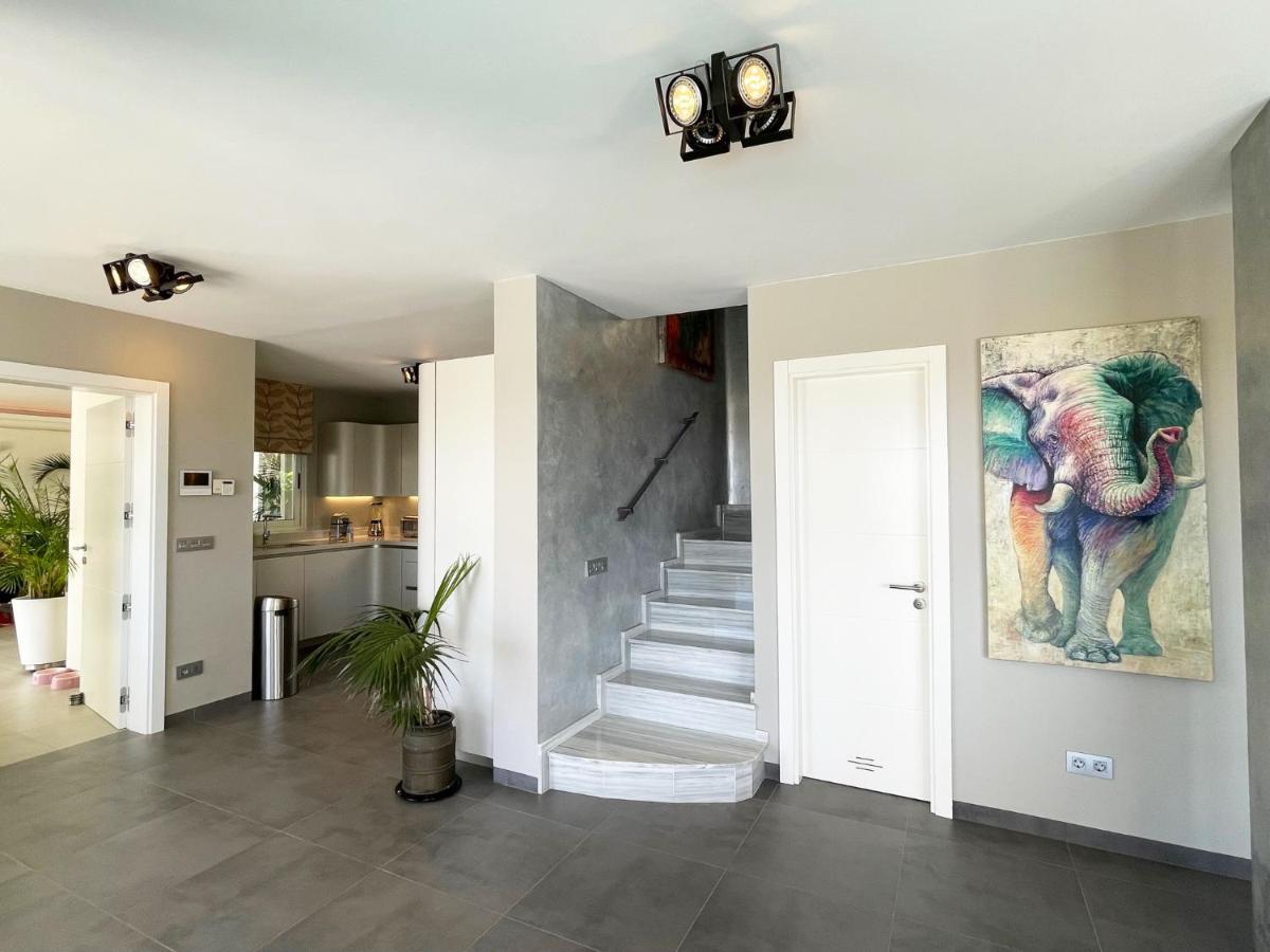 Luxury Villa Morelli With Seaview & Heated Pool Maspalomas  Exteriör bild